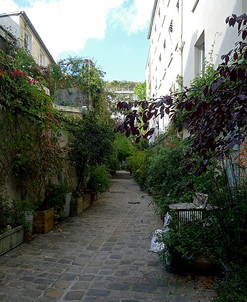 500px-P1330648_Paris_XI_rue_de_Charonne_n37_rwk