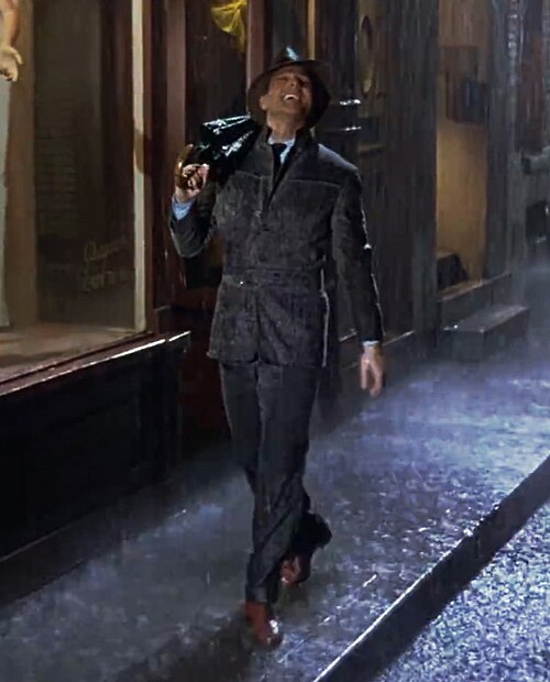 500px-Singin’_in_the_Rain_trailer_screenshot_crop