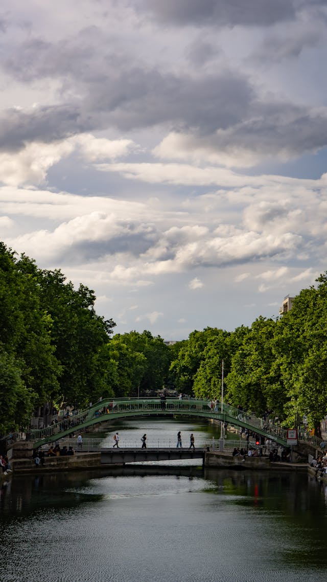 pexels-evans-p-930567223-32406297 (1)